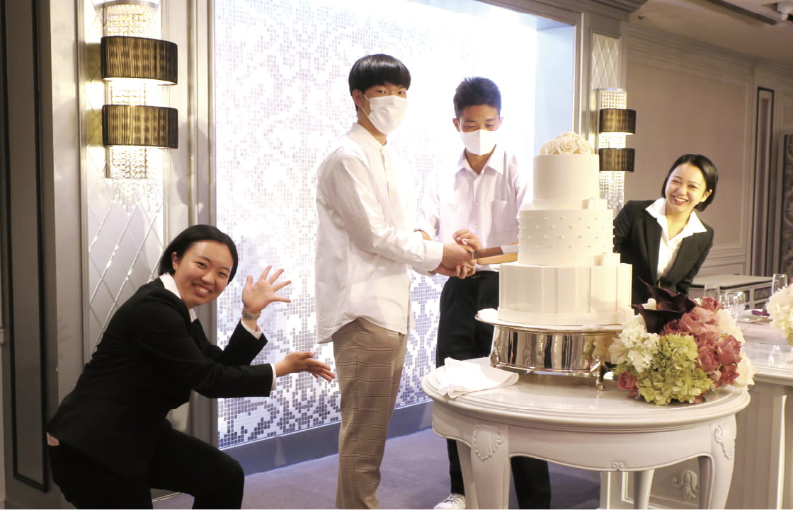 レストラン、スイートルーム、チャペルも見れちゃう！