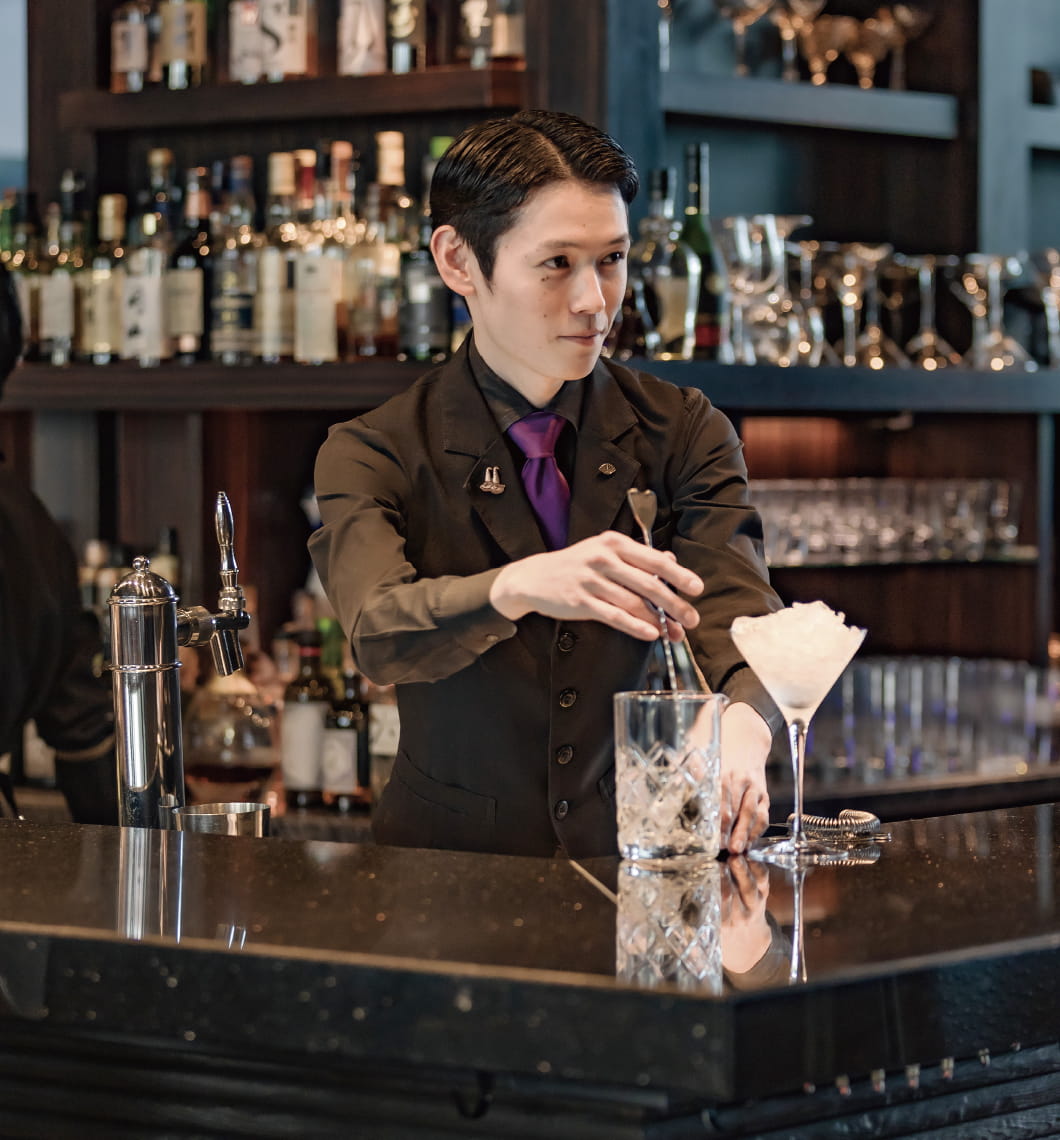 男性バーテンダー